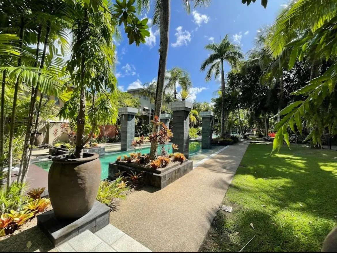 Paradise Resort Living One Bedroom Apartment Westcourt